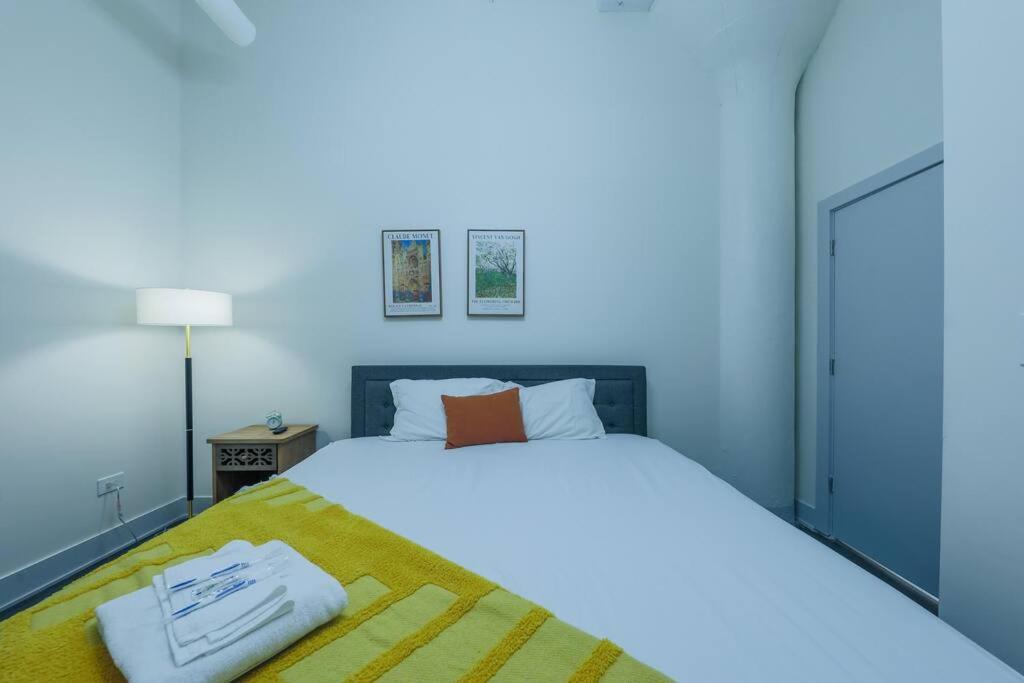 Mccormick 6br-4ba Luxury That Sleeps 12 Guests With Jacuzzi & Pool Table, Group And Optional Parking Chicago