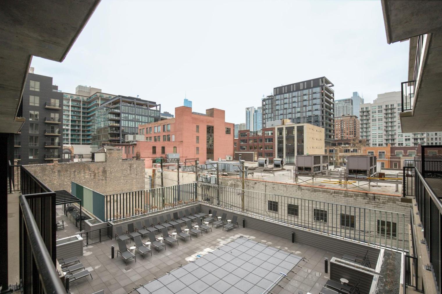 River North 1br Nr L Stop Riverwalk Loop Chi-1037 *