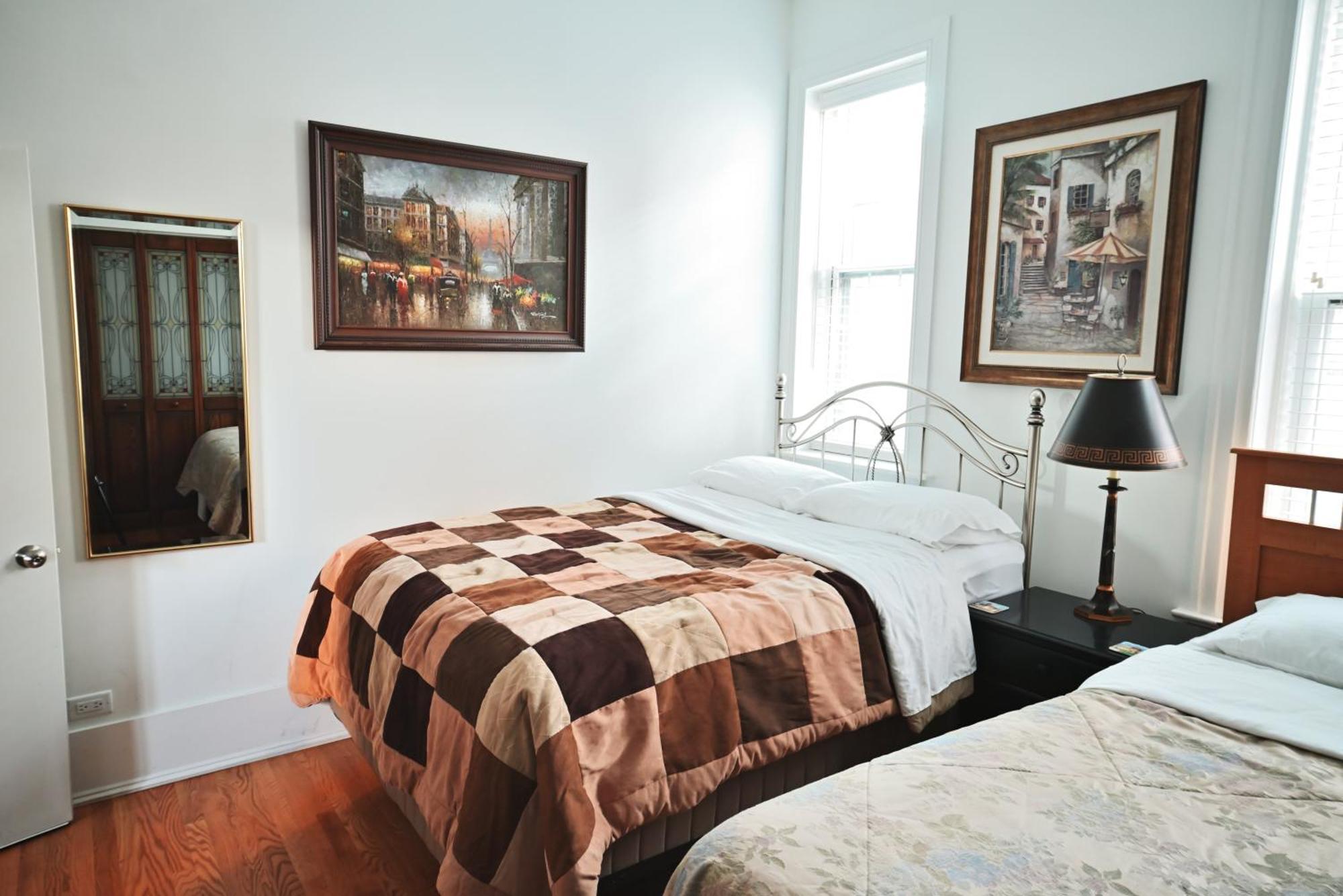 Apartment Stone Mansion Sleeps 10-20 Free Tv & Parking *