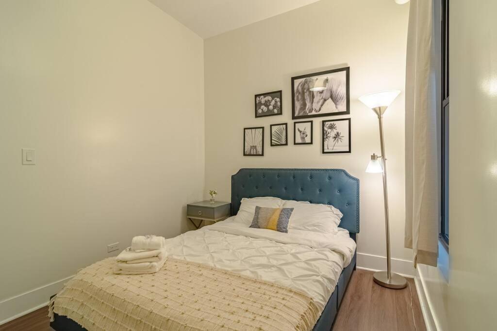 Apartment Mccormick Place 420 Friendly 3br/2ba With Optional Parking *