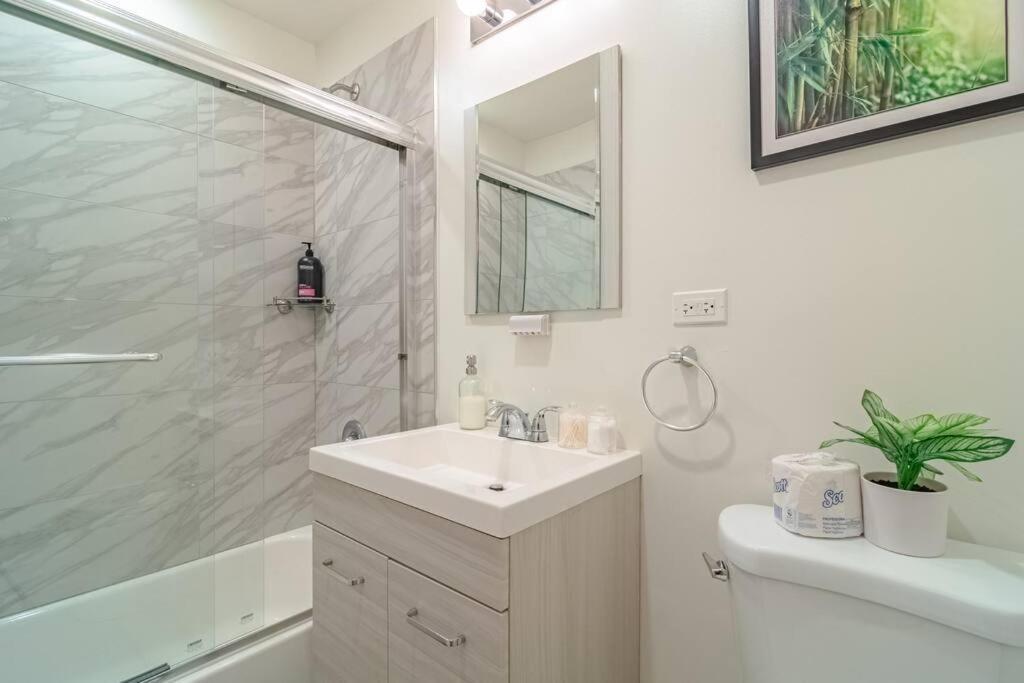 Mccormick Place 420 Friendly 3br/2ba With Optional Parking *