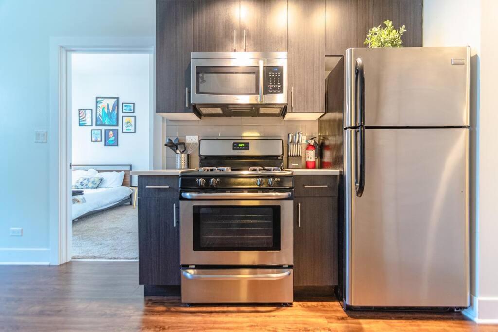 Mccormick Place 420 Friendly 3br/2ba With Optional Parking *
