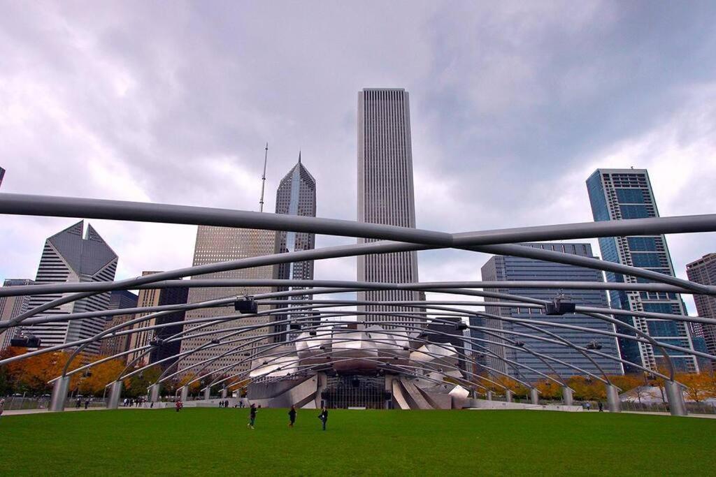 Mccormick Place 420 Friendly 3br/2ba With Optional Parking *