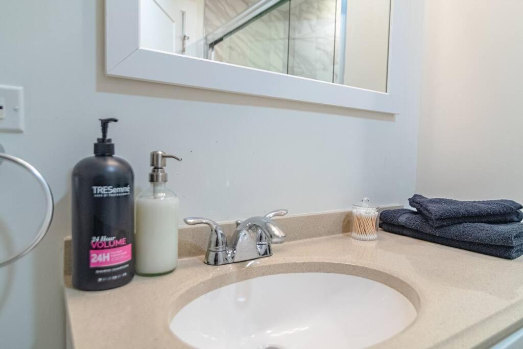 Mccormick Place 420 Friendly 3br/2ba With Optional Parking Chicago