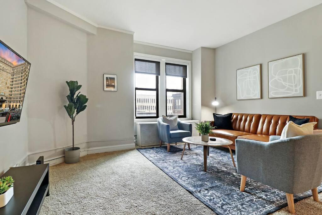 Apartment 2br Sunny In Hyde Park - Windermere 211