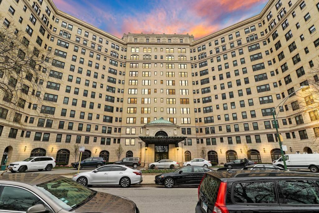 2br Sunny In Hyde Park - Windermere 211 Chicago