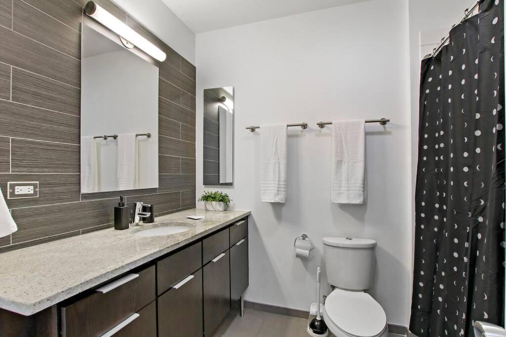 Serene & Contemporary - Del Prado 817 *