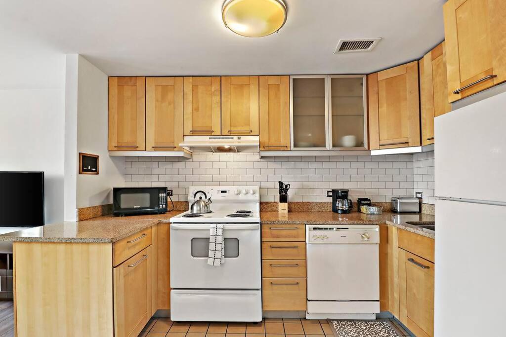 Inviting 2-bedroom In Hyde Park - The Blackwood 0404 * Chicago