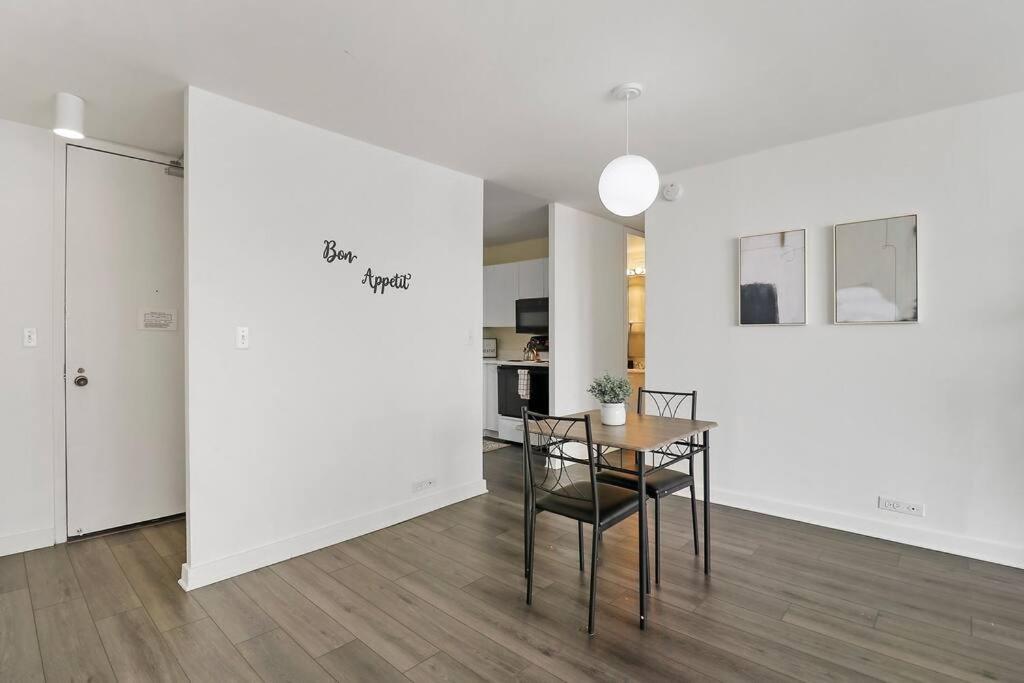 Apartment 1br Contemporary Urban - Regents Park N2308 Rep Chicago