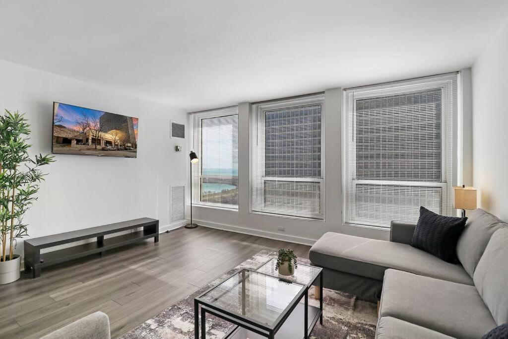 1br Contemporary Urban - Regents Park N2308 Rep Chicago