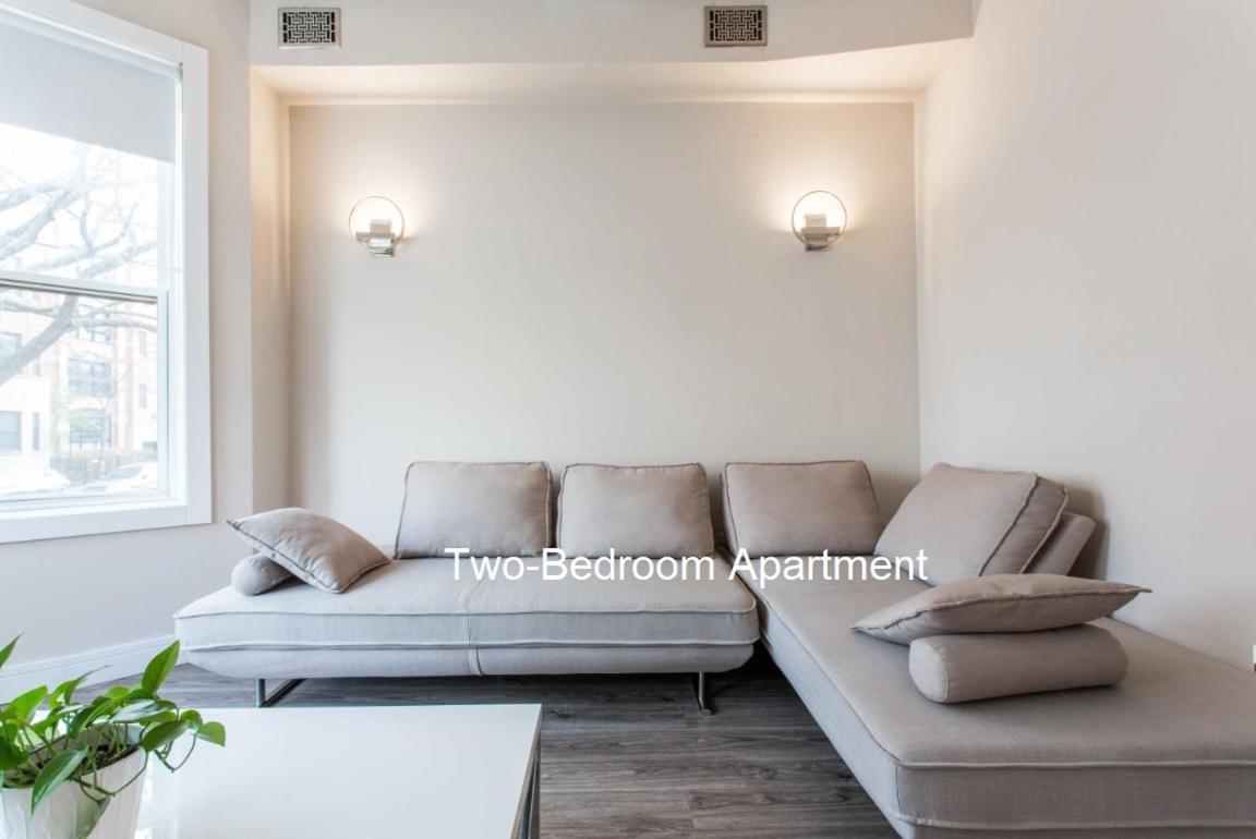 The Double Play - 1 Min Walk To Wrigley! Spacious 2br - Perfect For Cubs Fans! Chicago
