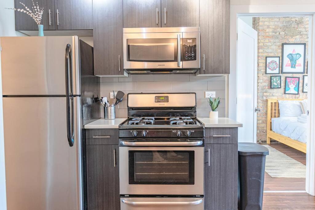 Mccormick Place 420 Friendly 3br/2ba With Optional Parking *
