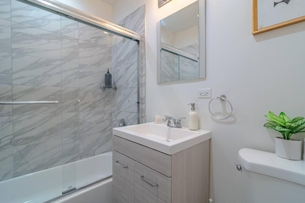 Mccormick Place 420 Friendly 3br/2ba With Optional Parking Apartment *