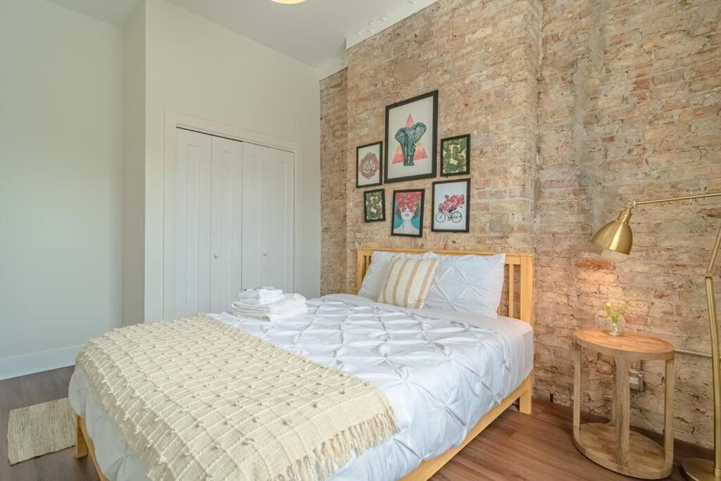 Mccormick Place 420 Friendly 3br/2ba With Optional Parking *
