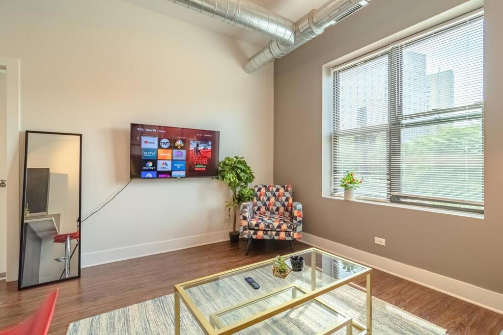 Mccormick Place 420 Friendly 3br/2ba With Optional Parking Apartment