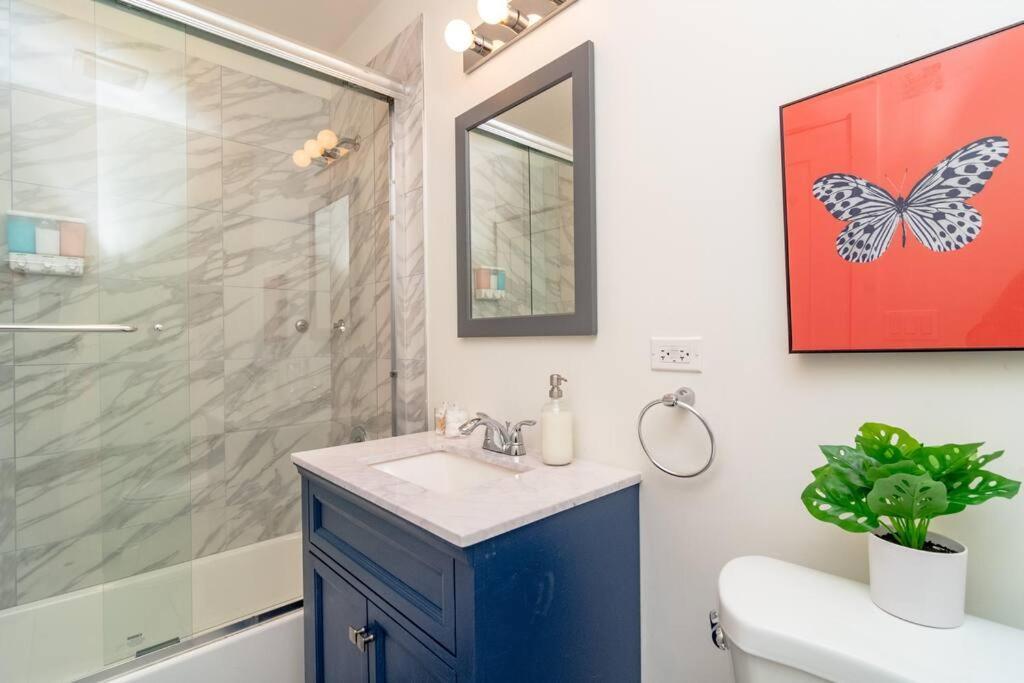 Mccormick Place Homie 3br And 2ba With Optional Parking For Up To 8 Guests Apartment Chicago