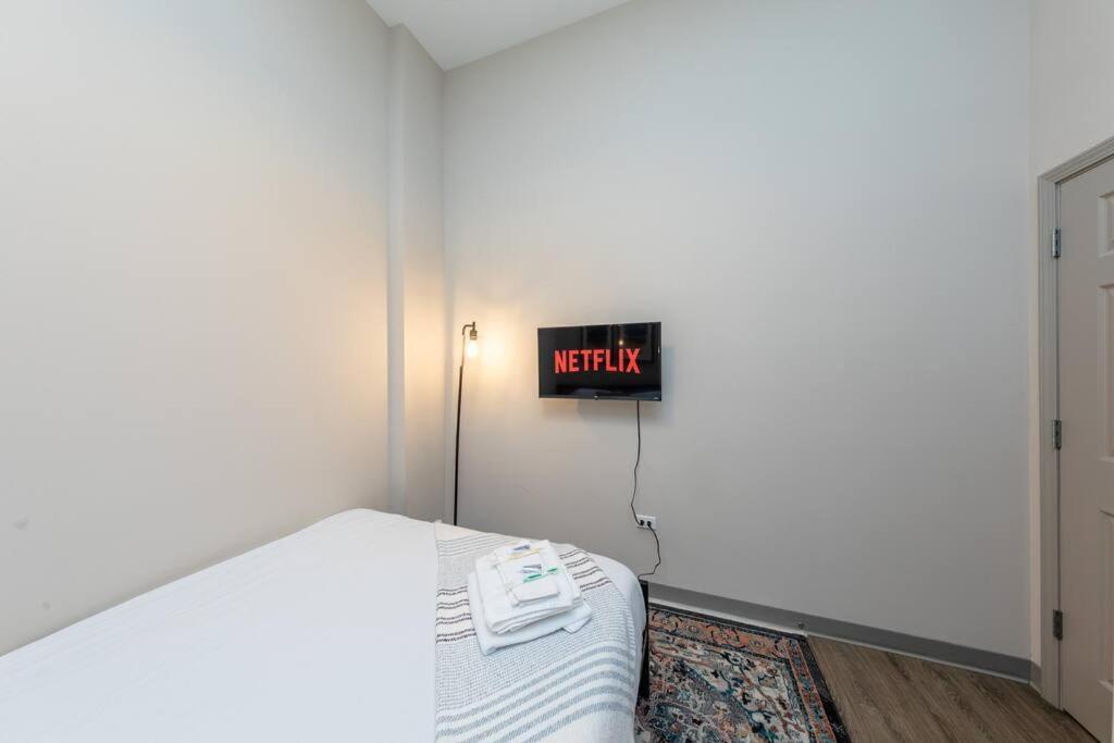 Mccormick 2br/2ba Oasis With Optional Parking, Patio, Gym For Up To 6 Guests Apartment *