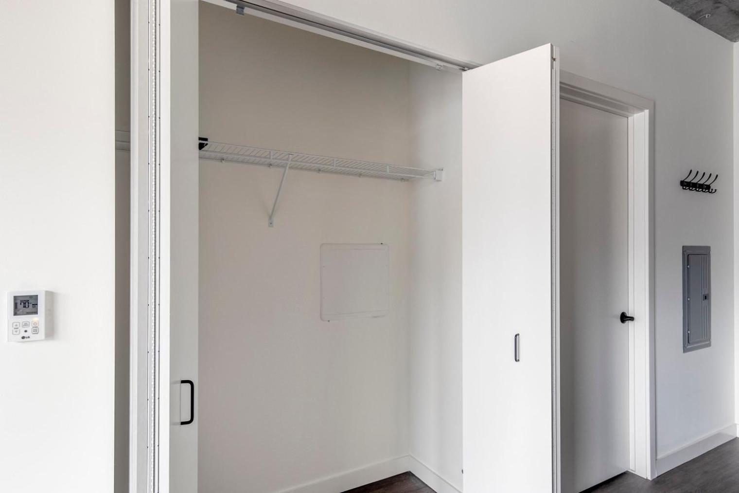 Apartment River North 1br W Terrace Grills Yoga Chi-1032 *