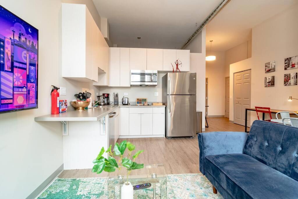 Mccormick 2br/2ba Oasis With Optional Parking, Patio, Gym For Up To 6 Guests Apartment
