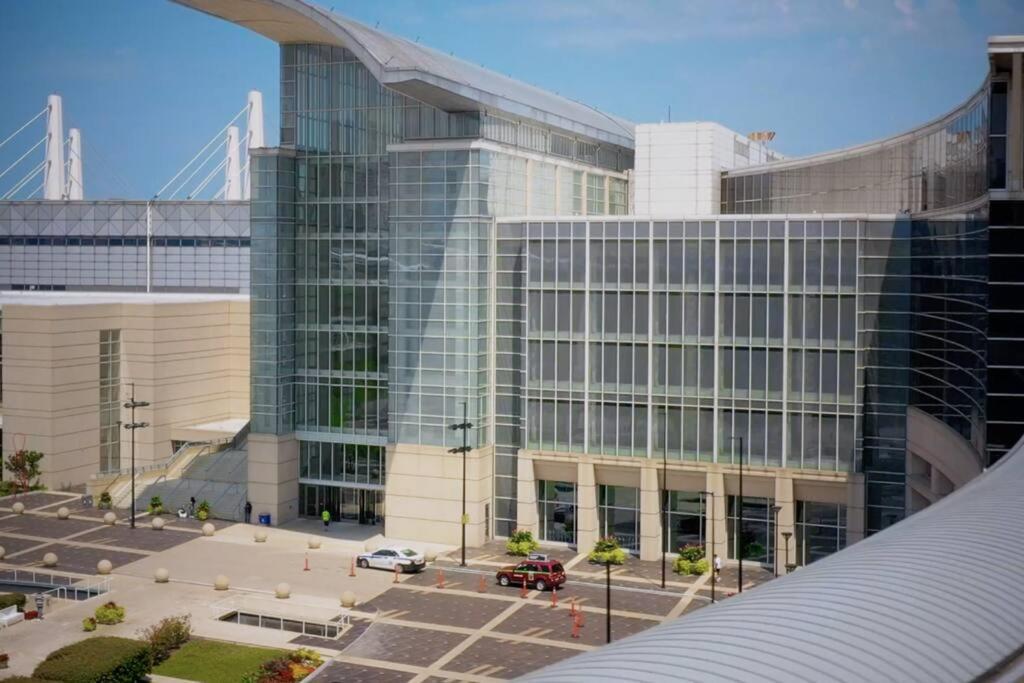 Mccormick Place 420 Friendly 2br/2ba With Optional Parking For Up To 6 Guests Apartment