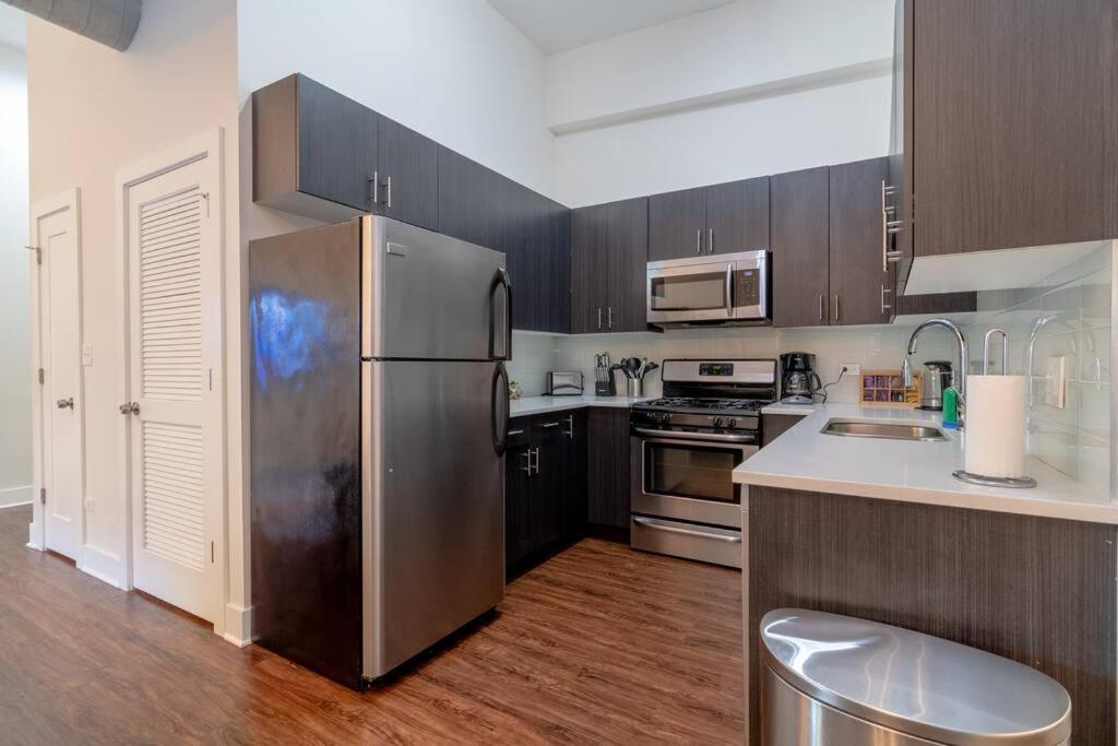 Apartment Mccormick Place 420 Friendly 3b/2b With Optional Parking For Up To 8 Guests *
