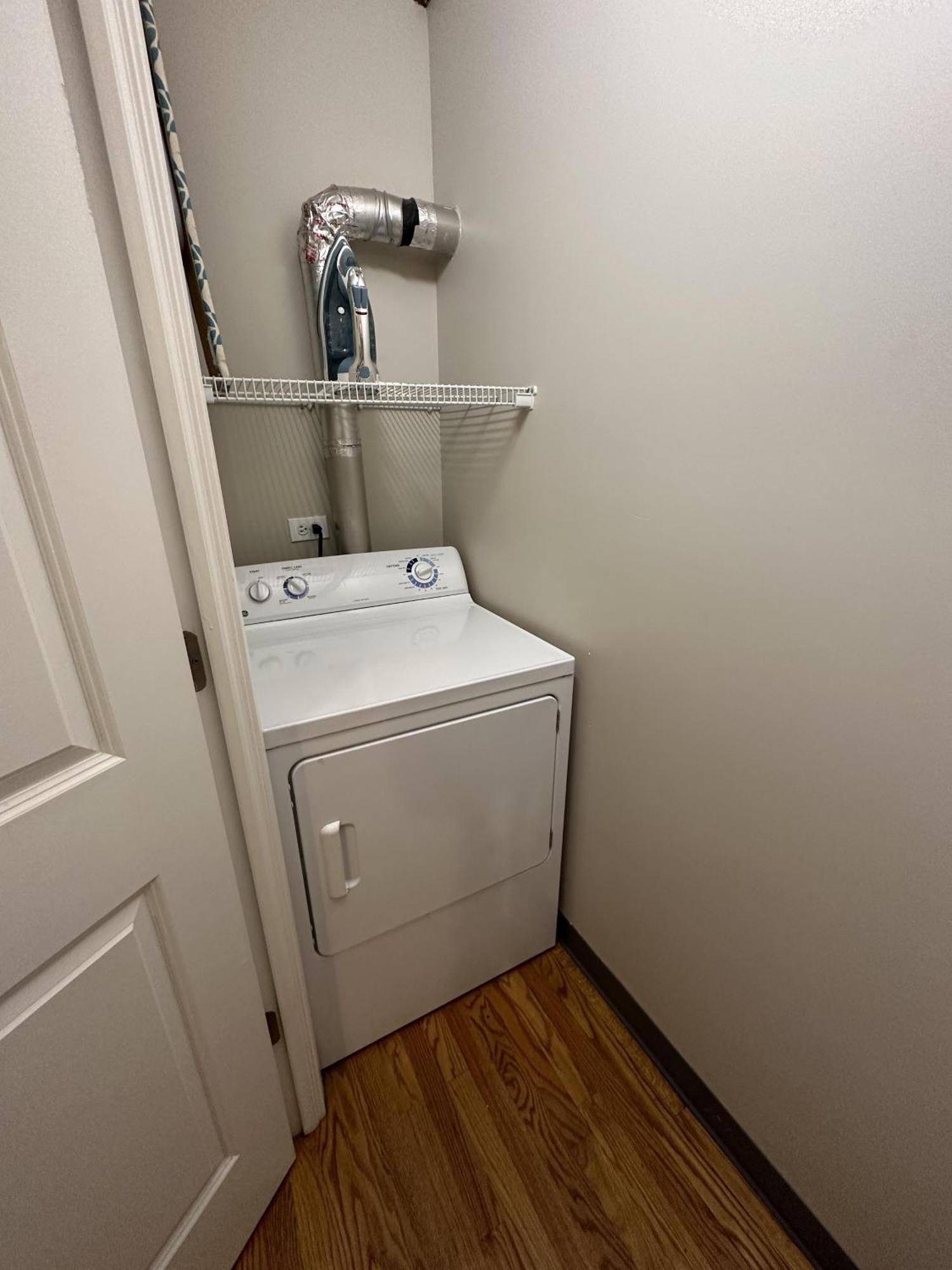 Trendy Wicker Park Loft With Parking *
