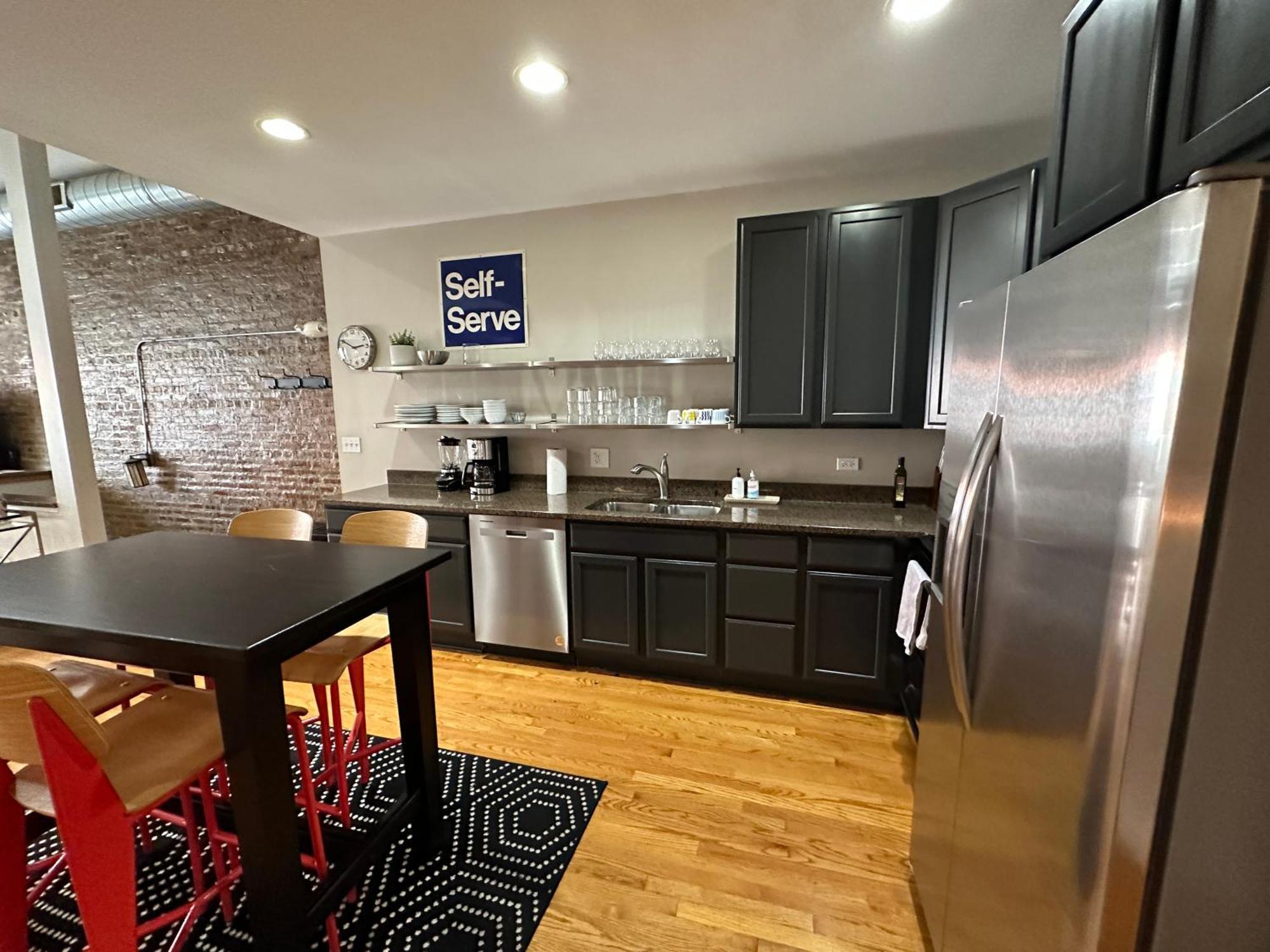 Trendy Wicker Park Loft With Parking * Chicago