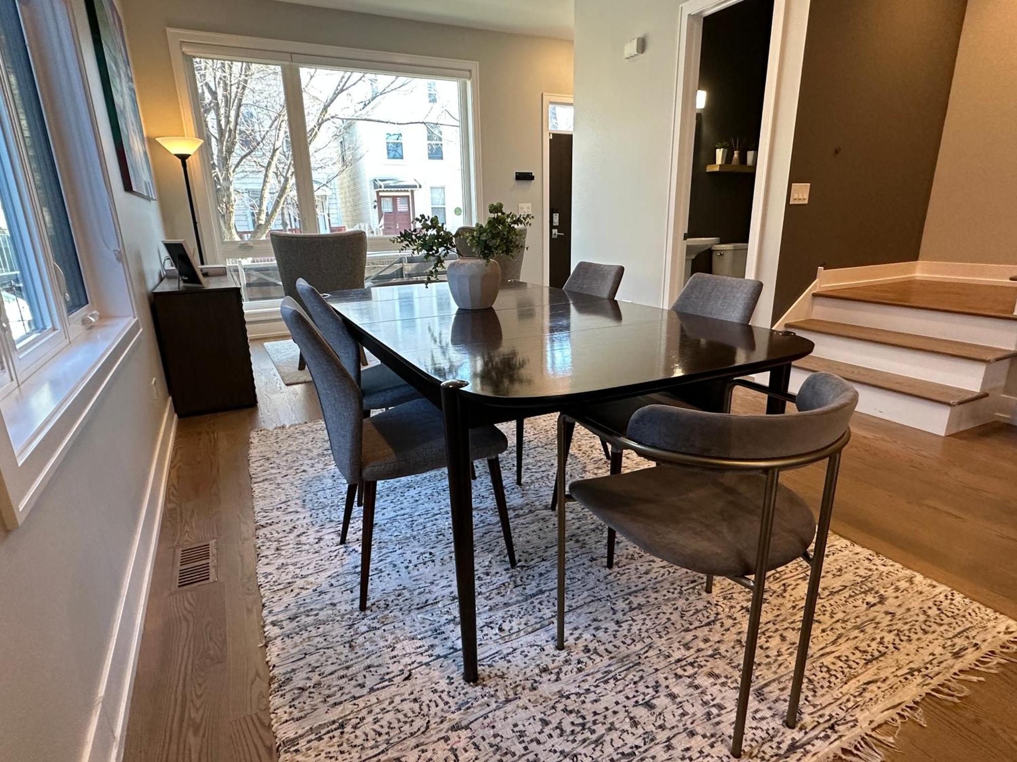 Modern Sfh Near Mccormick Place & Soldier Field *