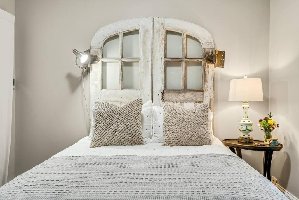 Holiday home The Village By Dakota Gal Digs *