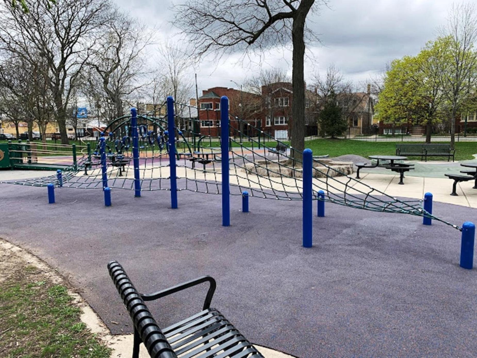 Apartment Well-appointed Cozy Portage Park Apt, Dogs, Kids, Free Parking, 420 Compliant *