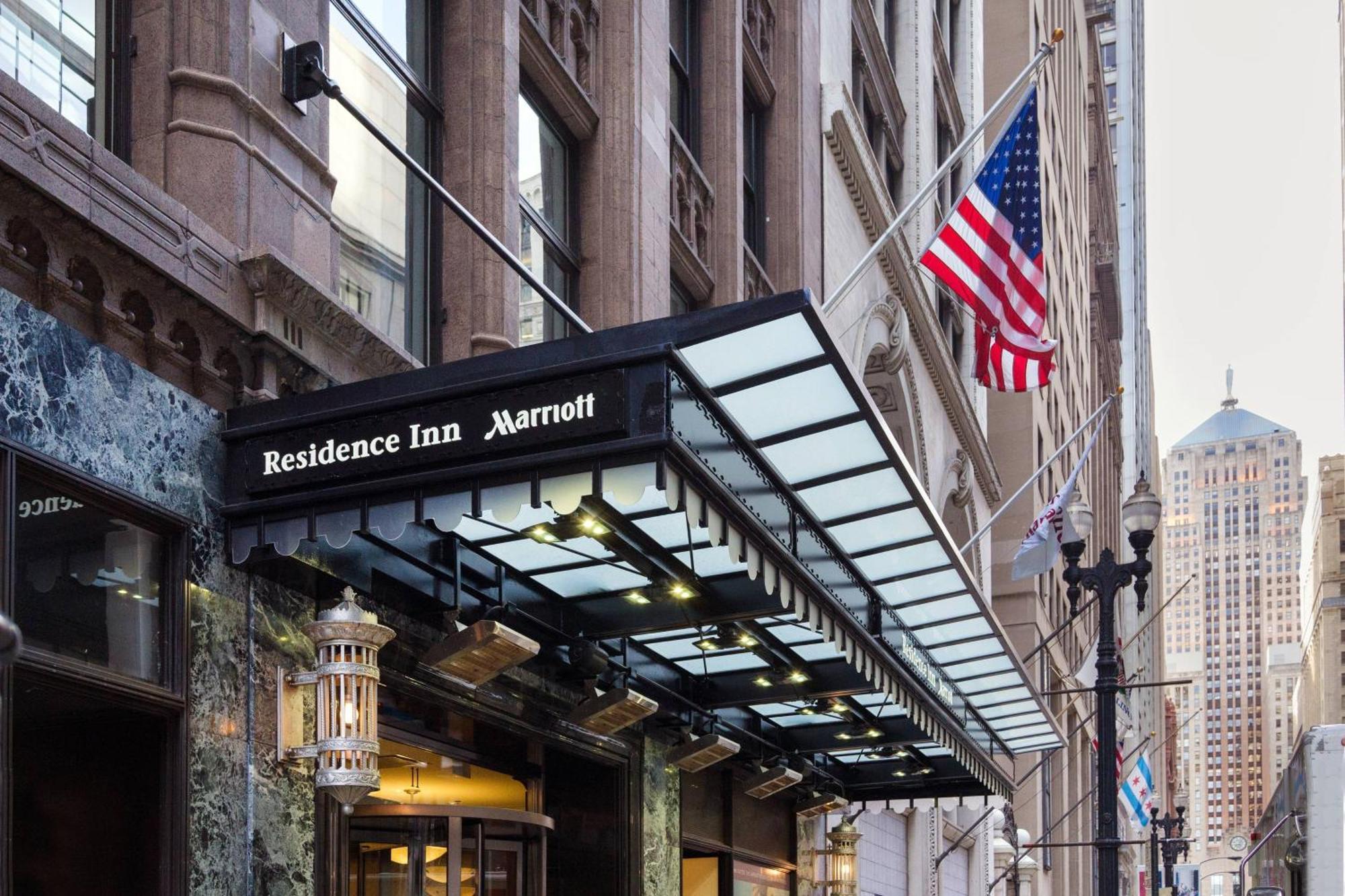 By Marriott Downtown/loop 3*