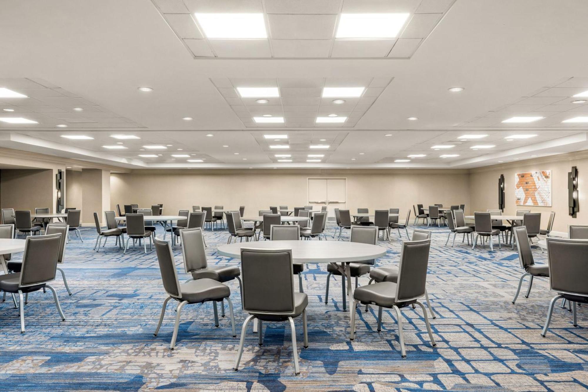 Hotel Marriott Downtown Magnificent Mile 4*