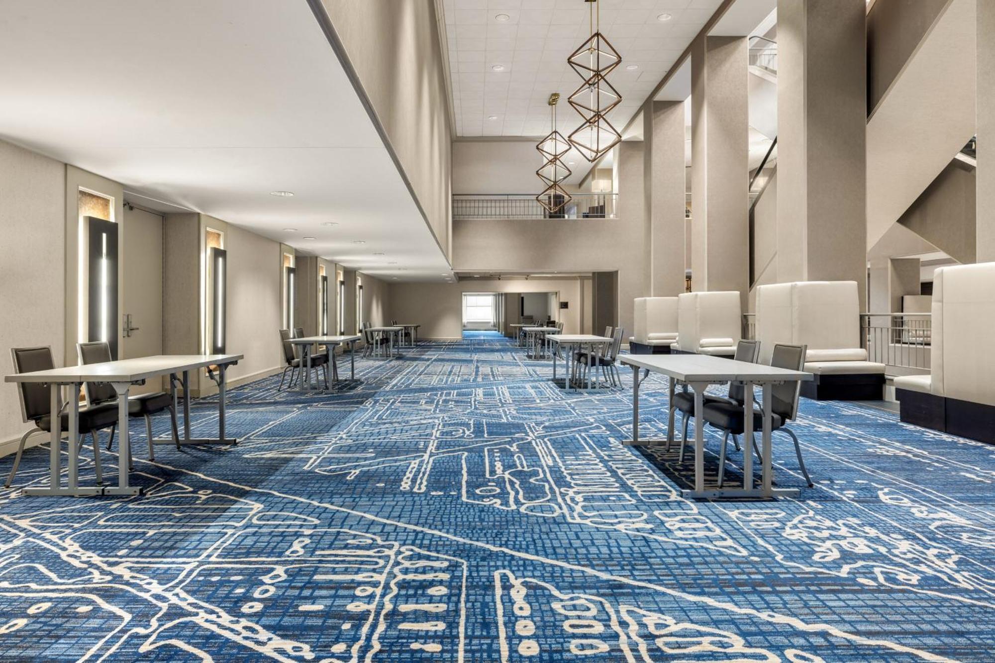 Hotel Marriott Downtown Magnificent Mile 4*