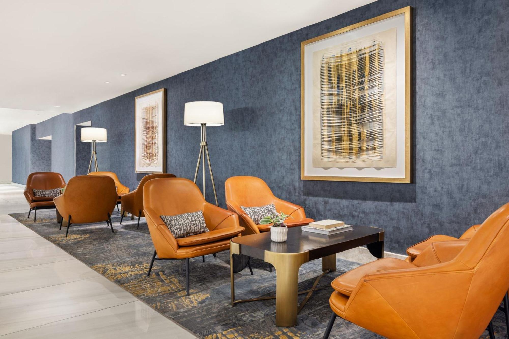 Marriott Downtown Magnificent Mile 4*