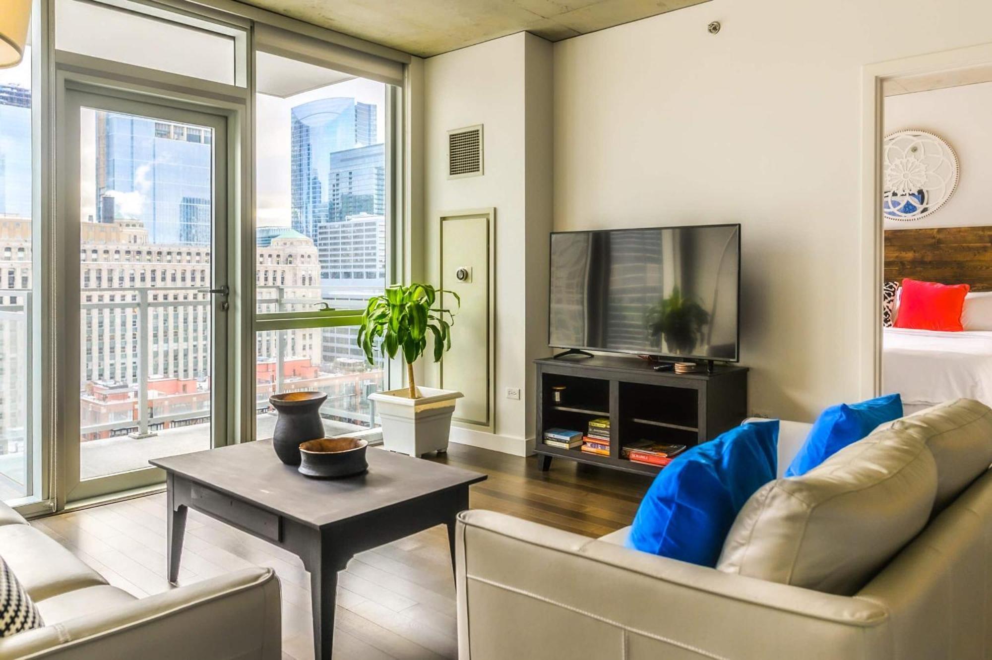 2b,2ba Luxury Balcony,wi-fi, Paid In&out Parking In Bldg Chicago
