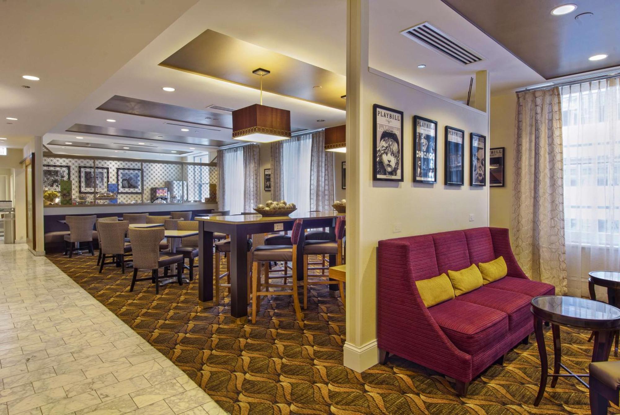 Hampton Majestic Theatre District Hotel 3*