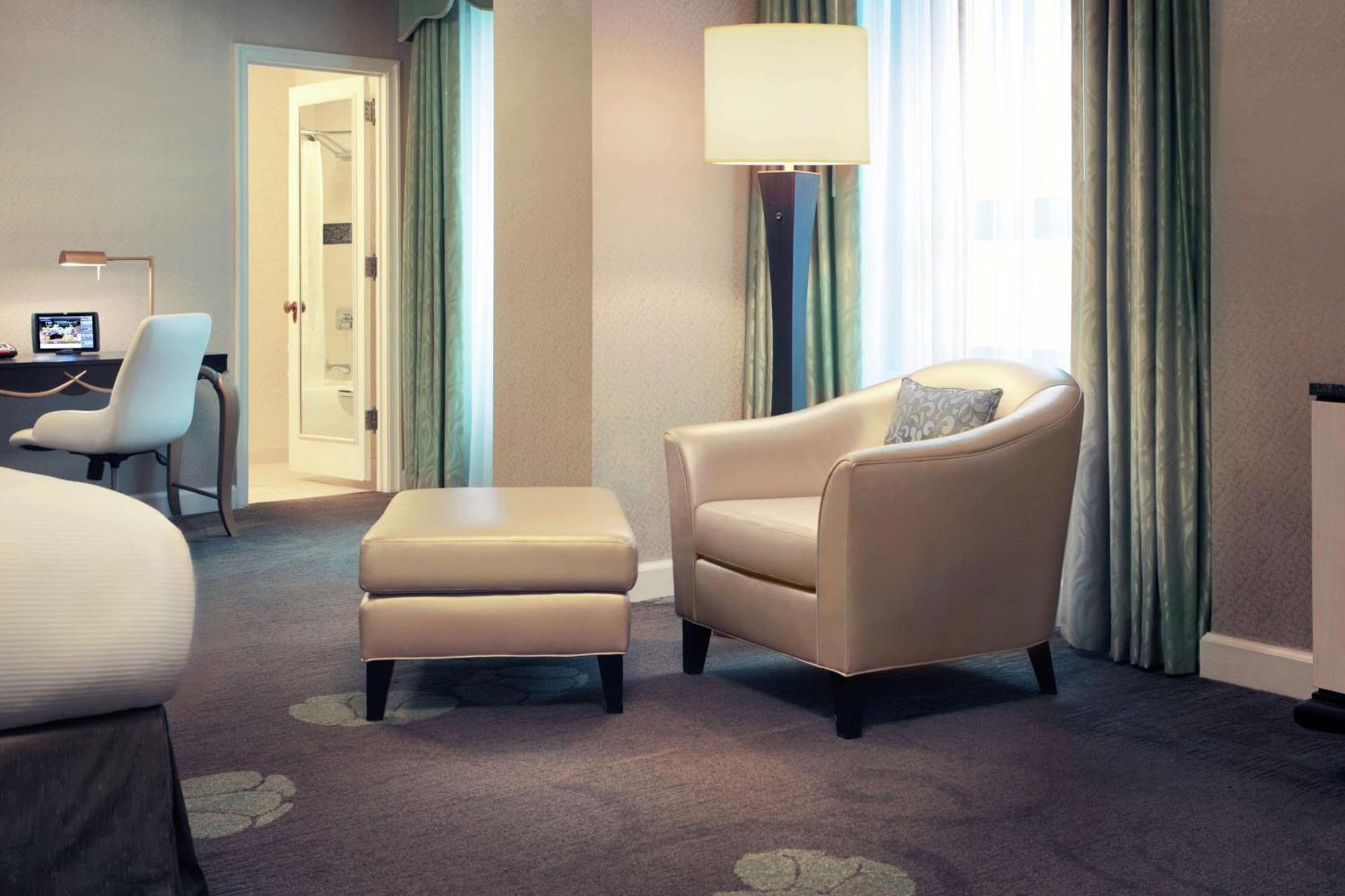 Hotel The Palmer House Hilton 4*