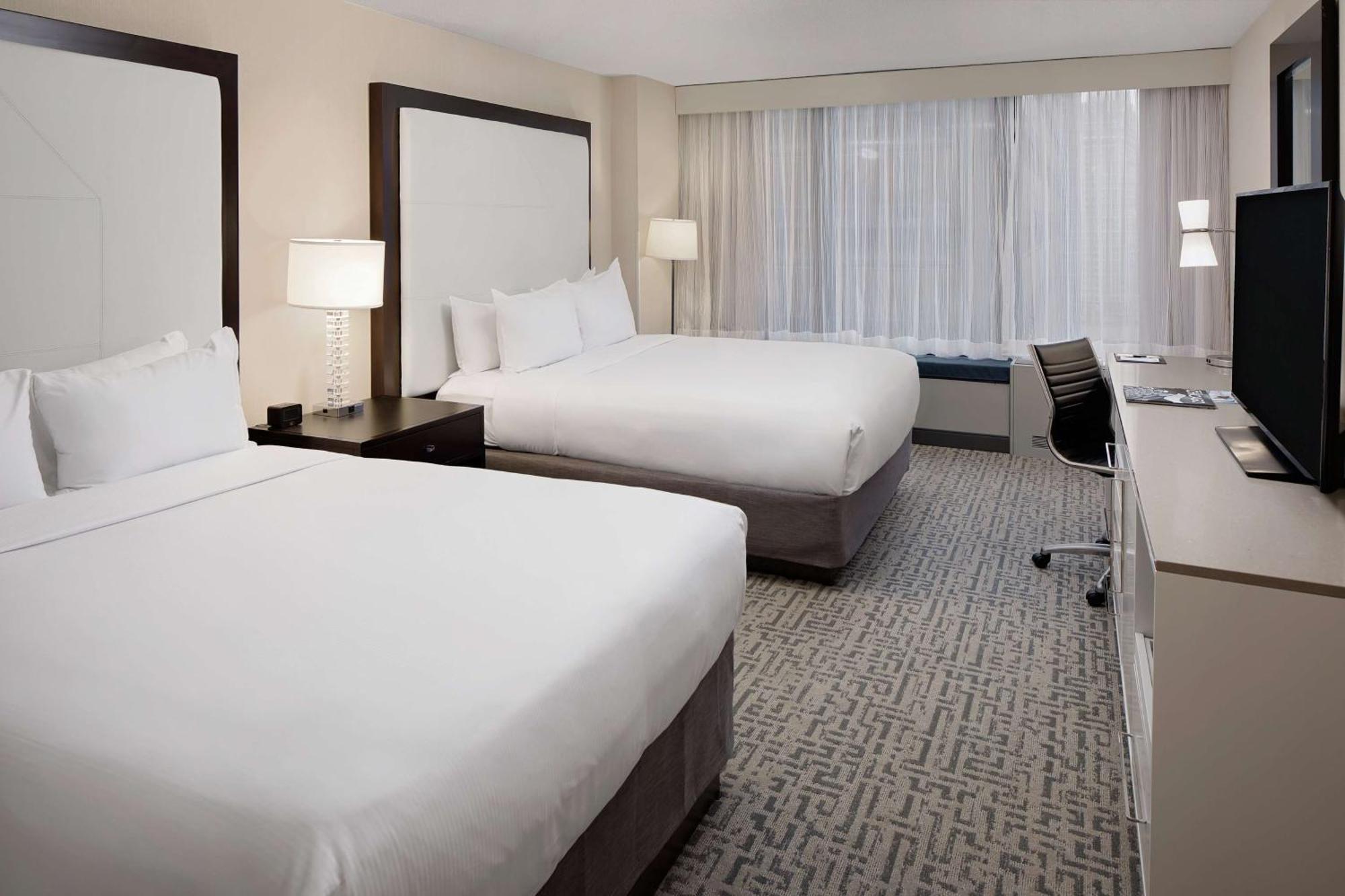 Doubletree By Hilton Magnificent Mile Hotel