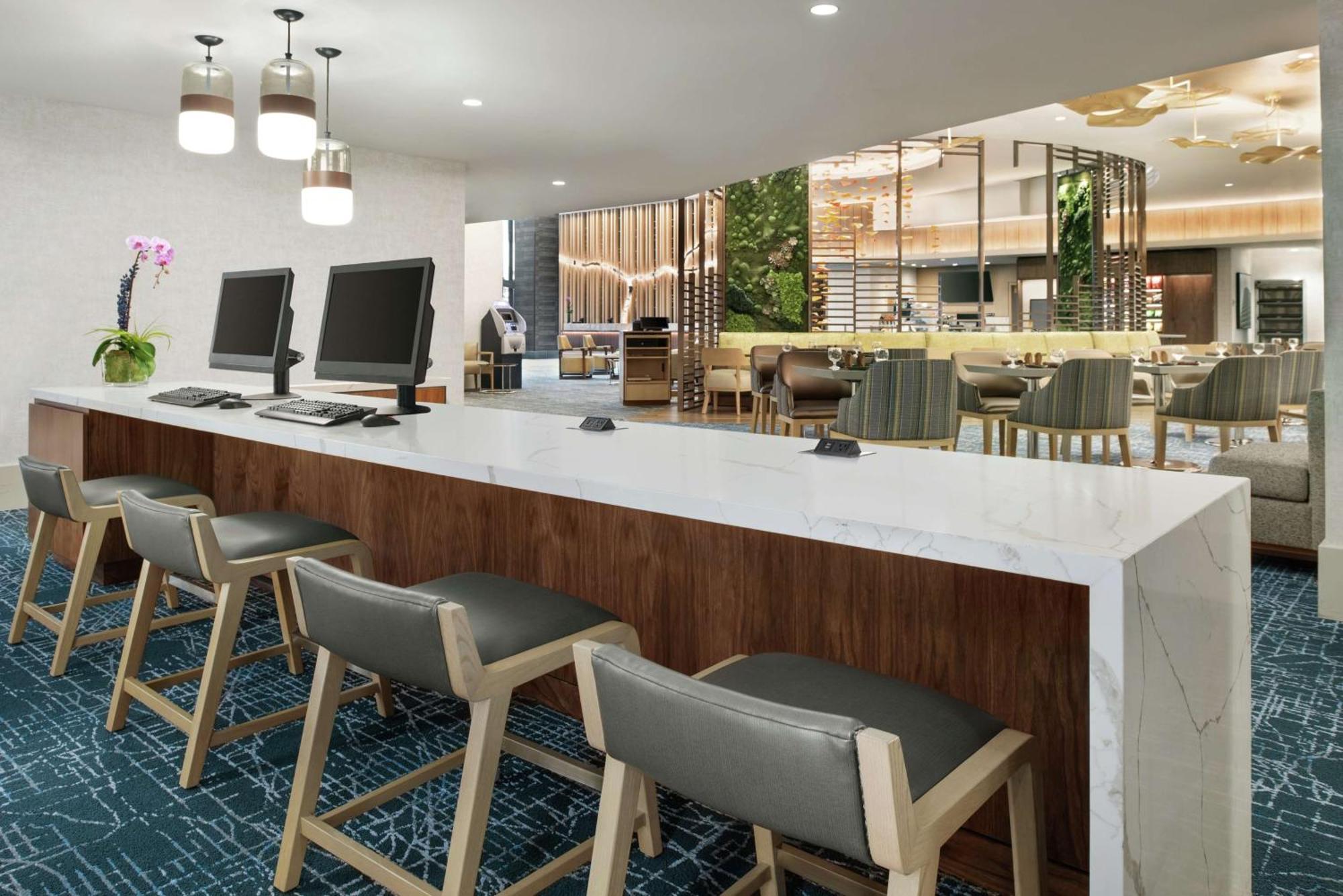 Doubletree By Hilton Magnificent Mile 4*