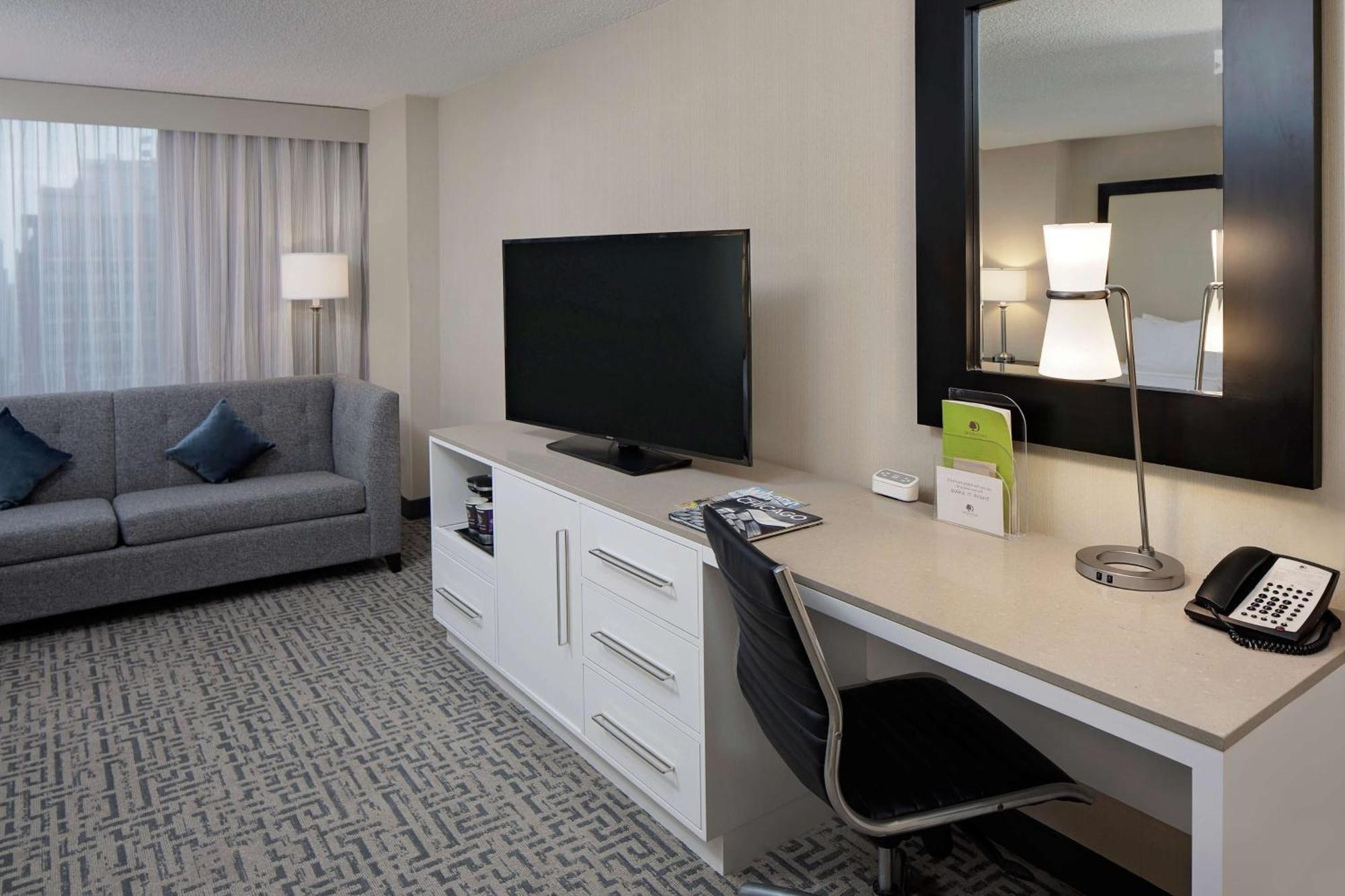 Doubletree By Hilton Magnificent Mile 4*