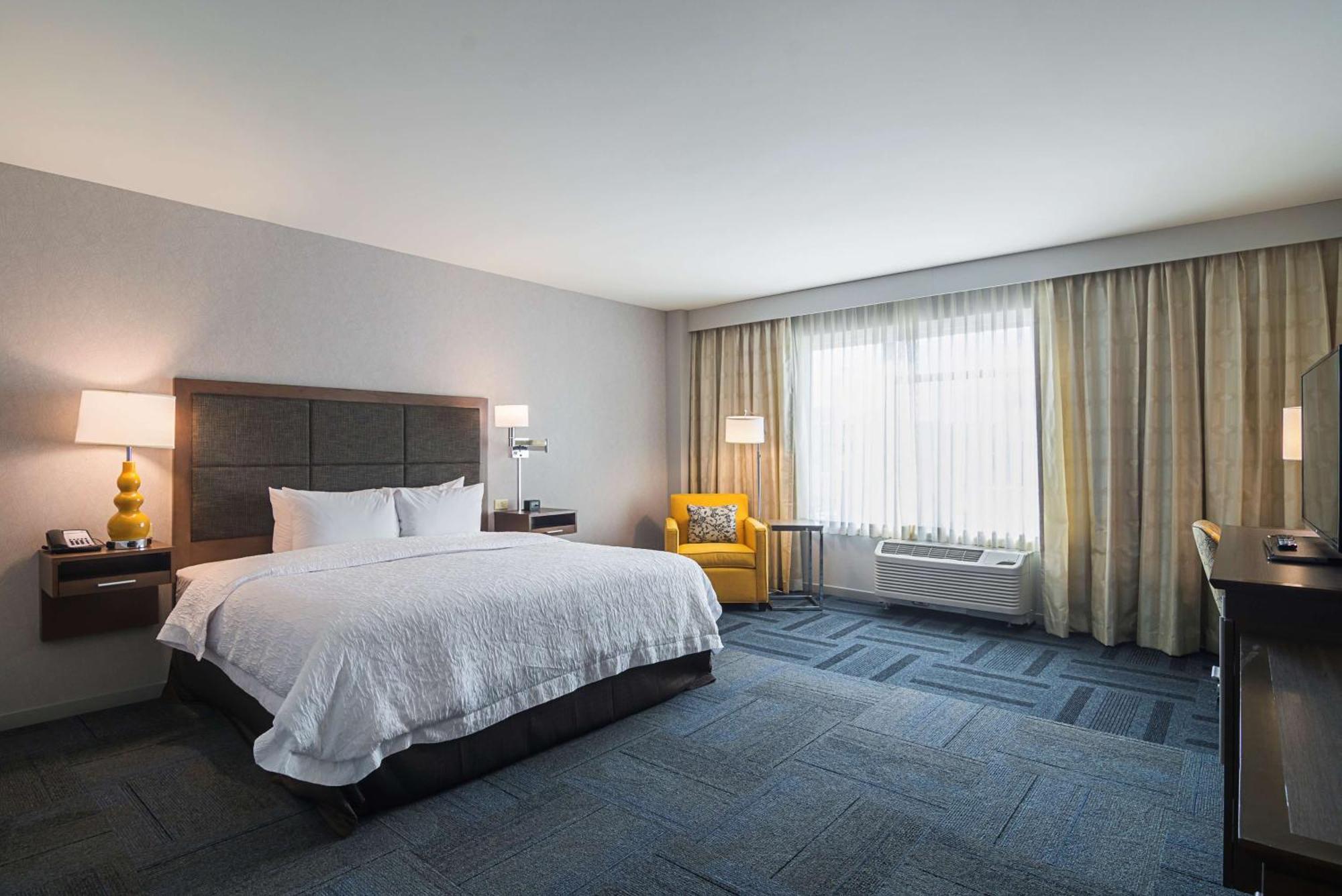 Hampton Inn Chicago North-Loyola Station, Il 3*