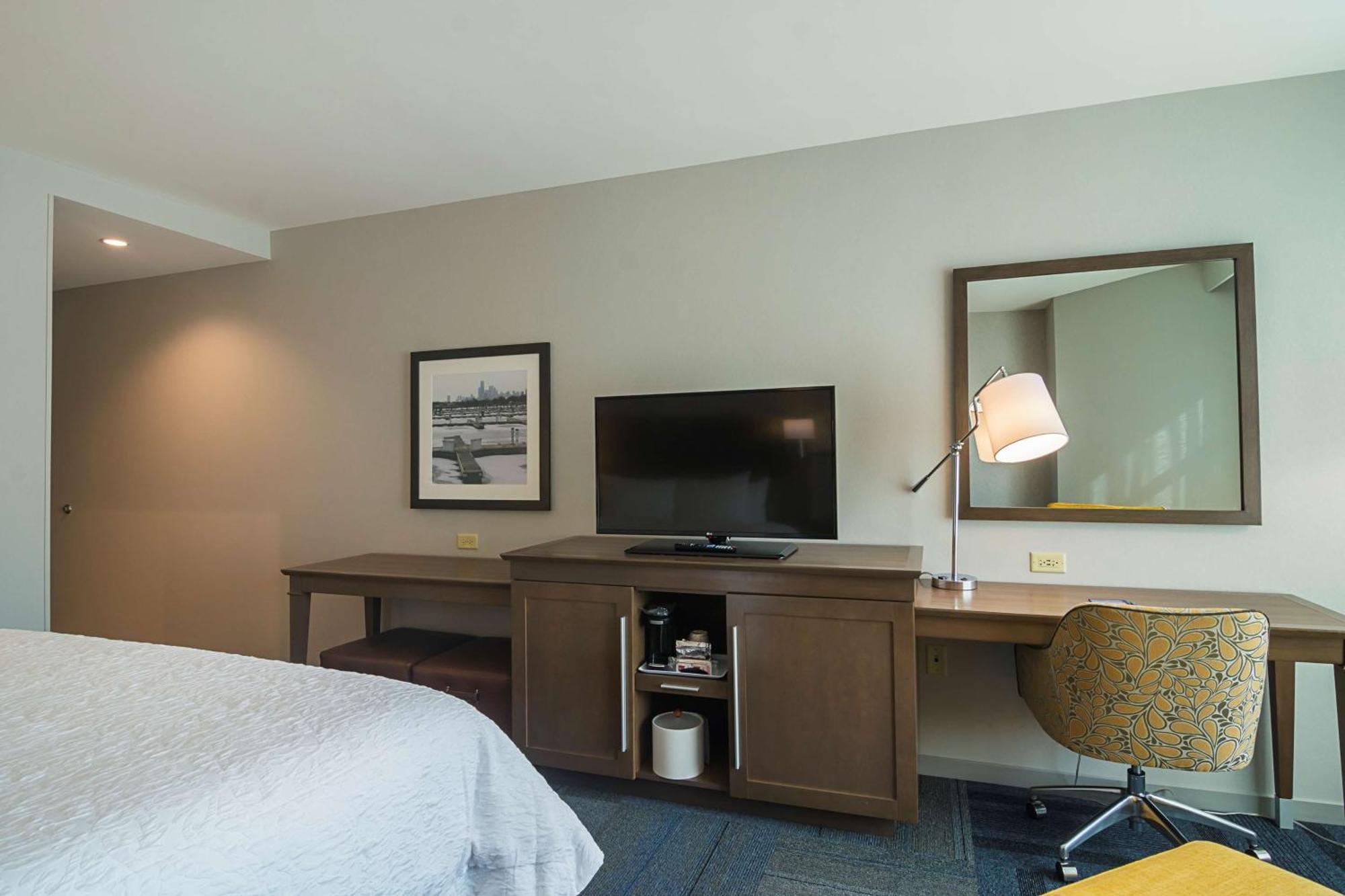 Hampton Inn Chicago North-Loyola Station, Il Hotel