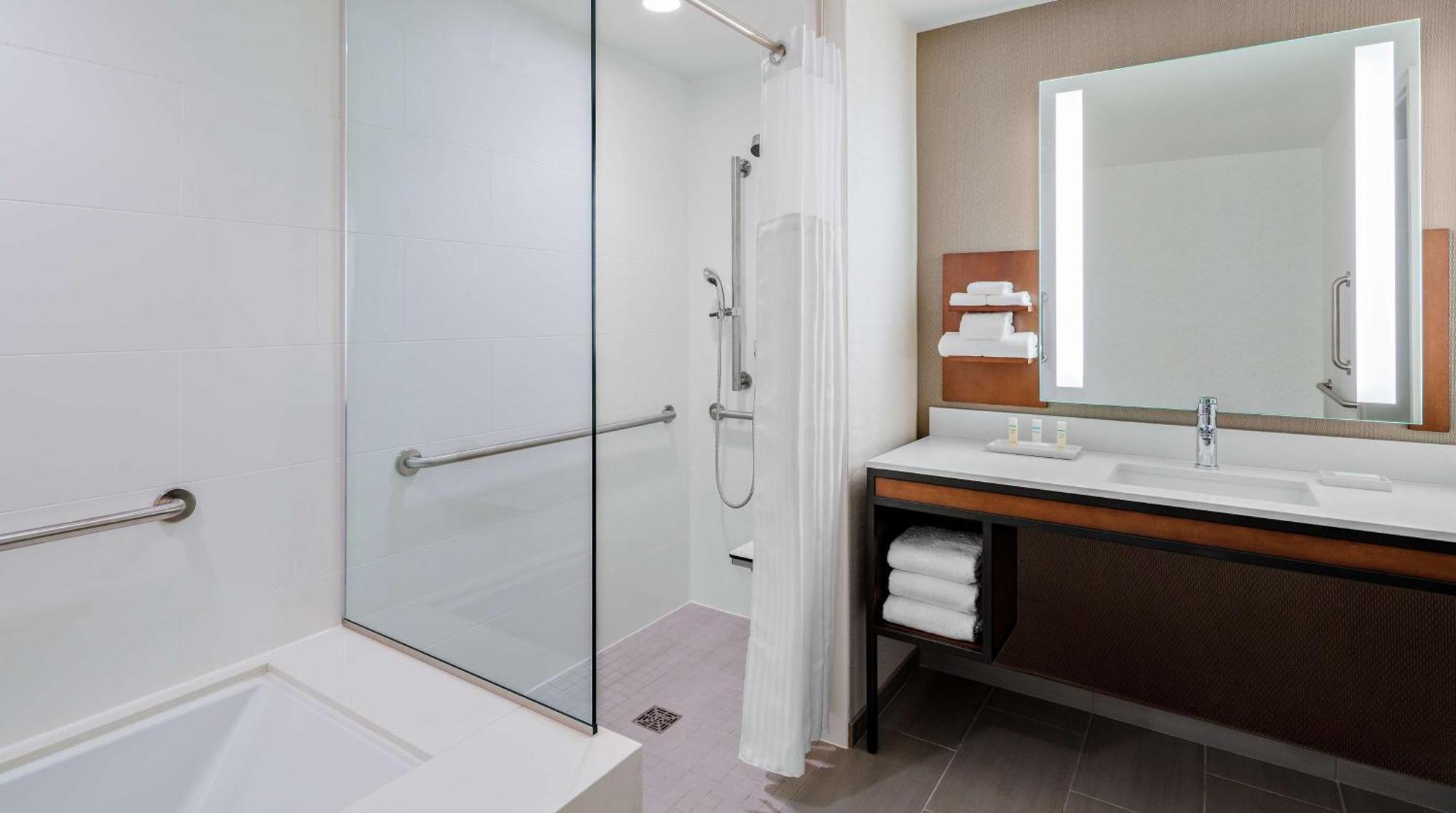 Hilton Garden Mccormick Place 3*