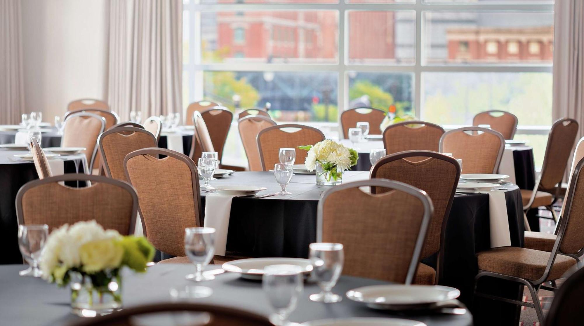 Hampton Mccormick Place Hotel 3*