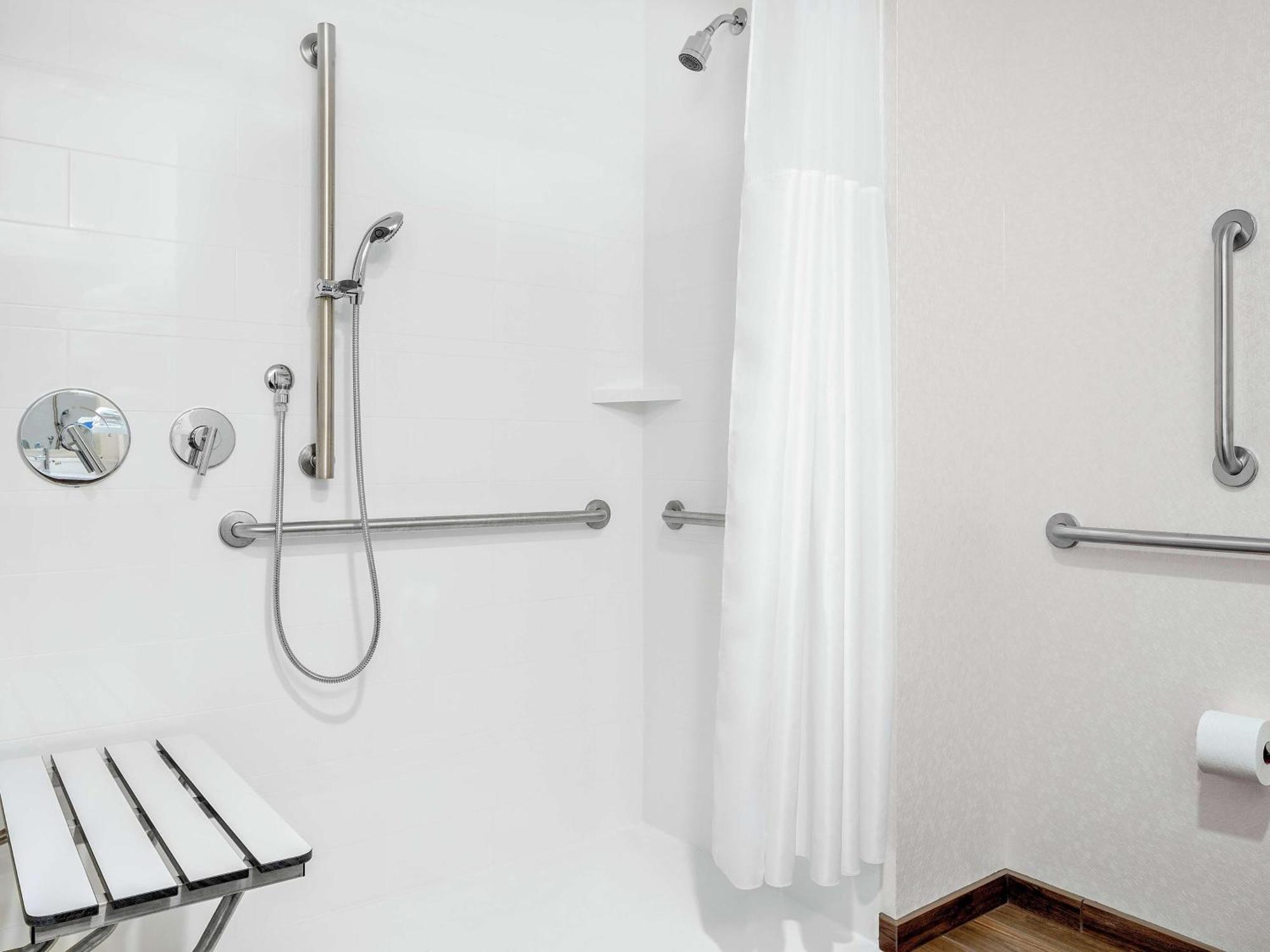 Hampton Mccormick Place Hotel 3*