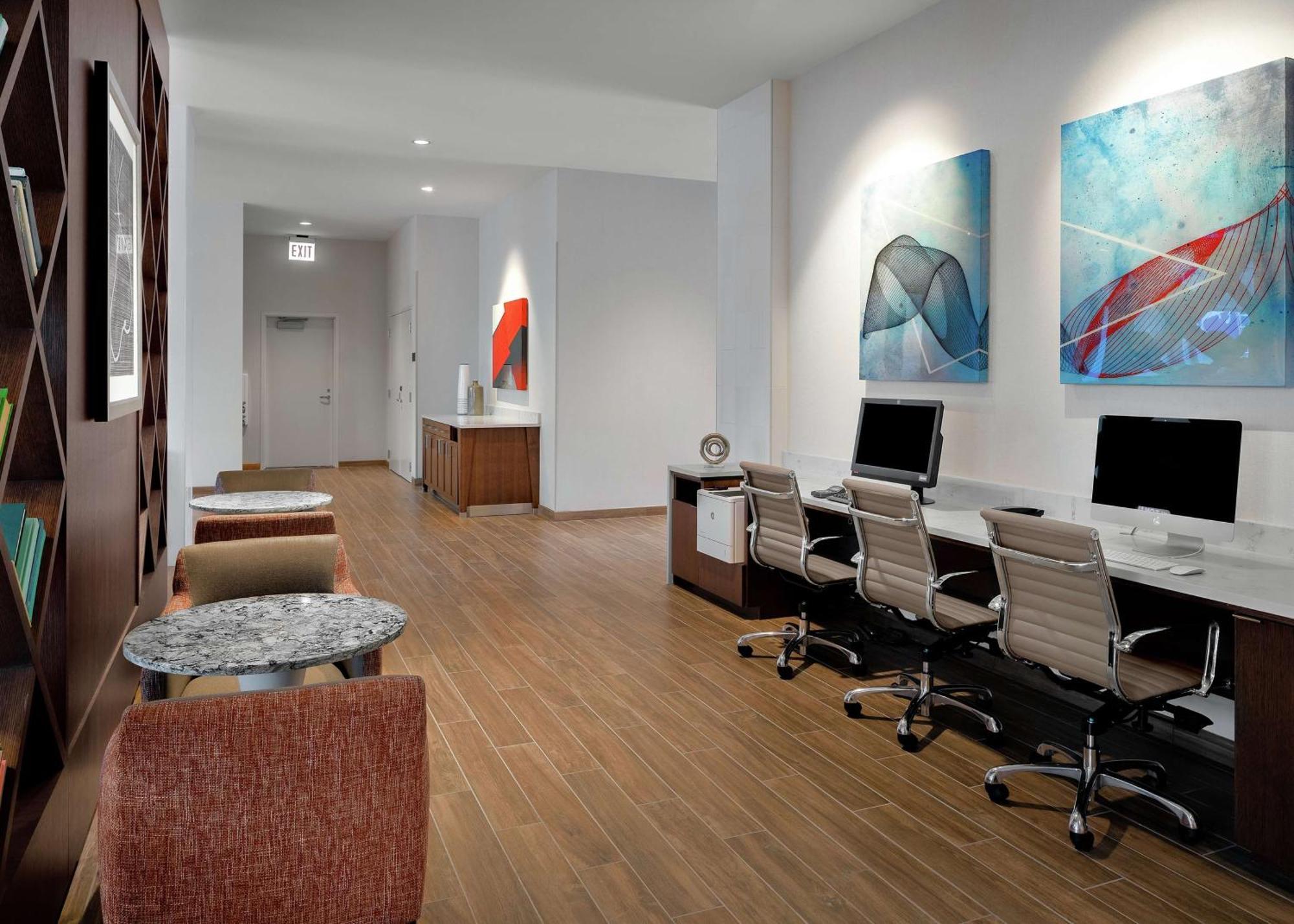 Hotel Hampton Mccormick Place 3*