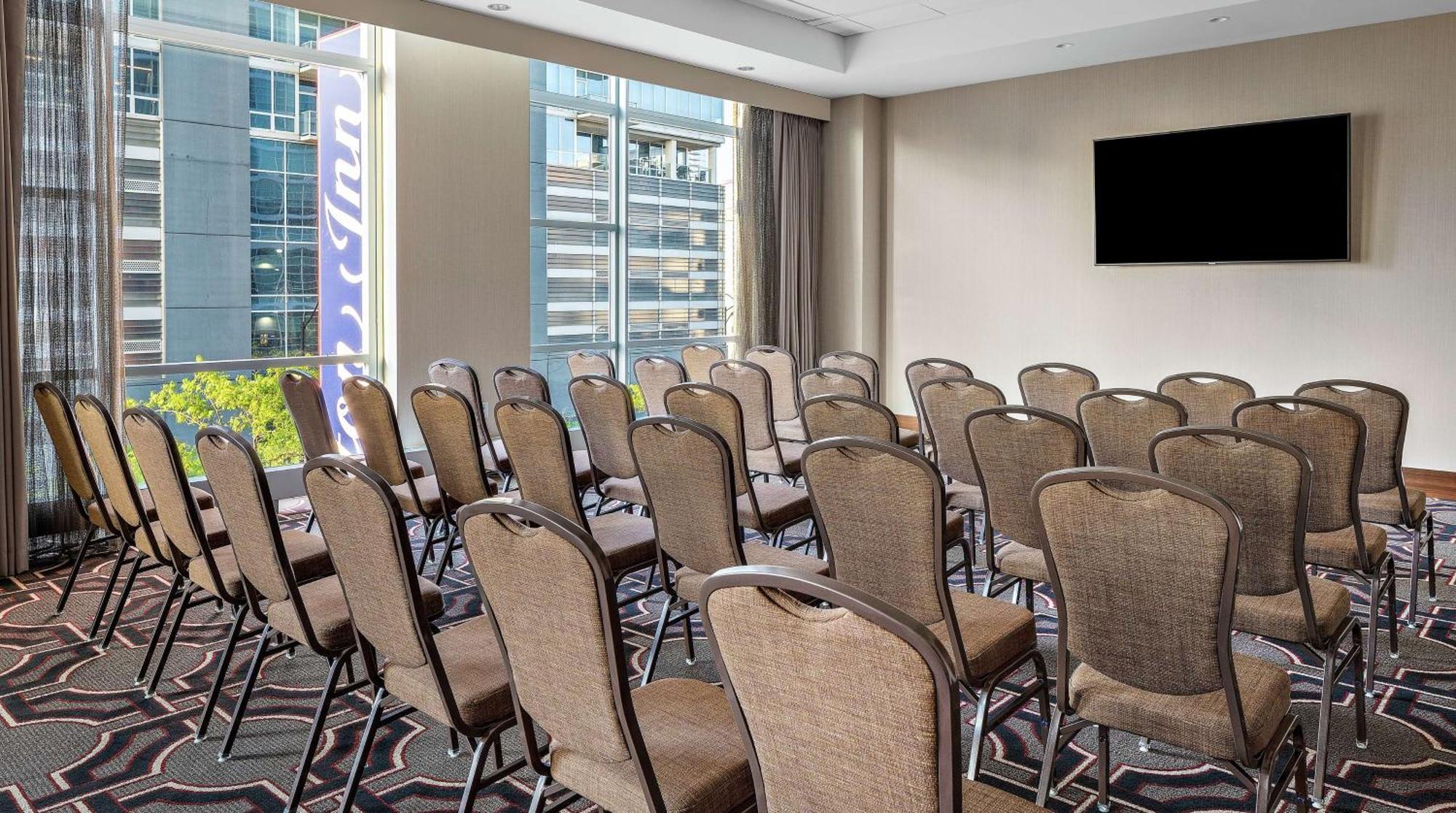 Hampton Mccormick Place Hotel