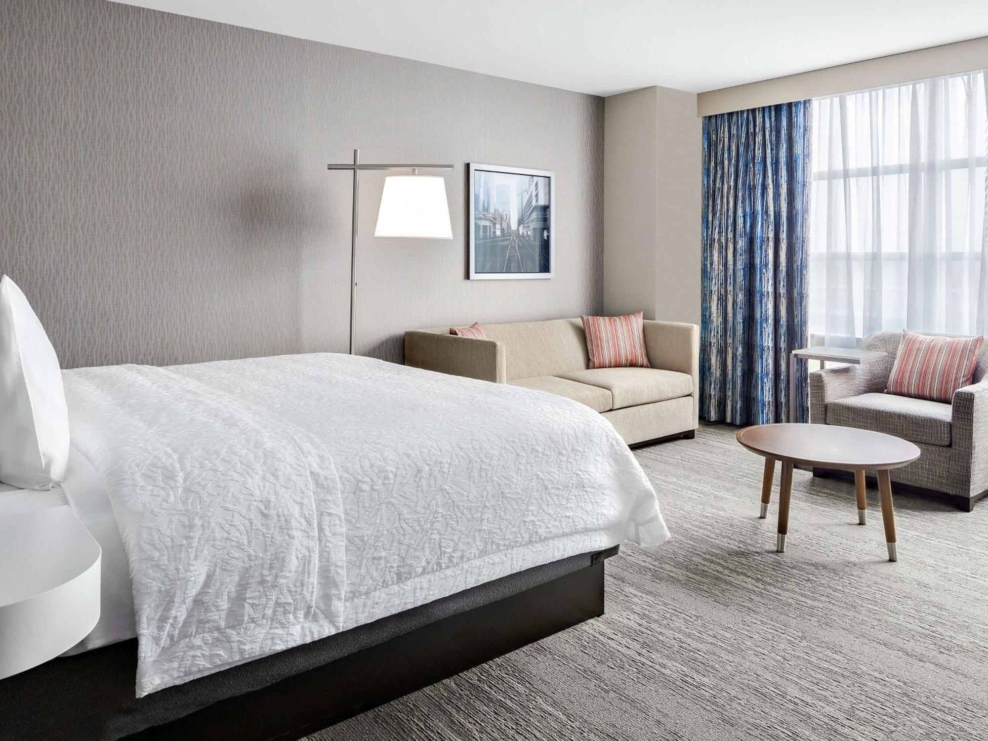 Hotel Hampton Mccormick Place 3*