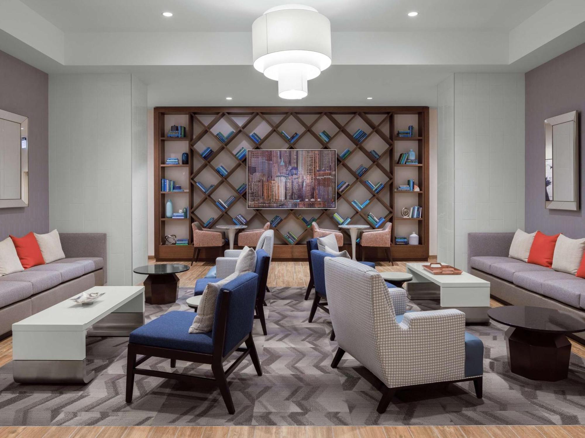 Hampton Mccormick Place Hotel 3*