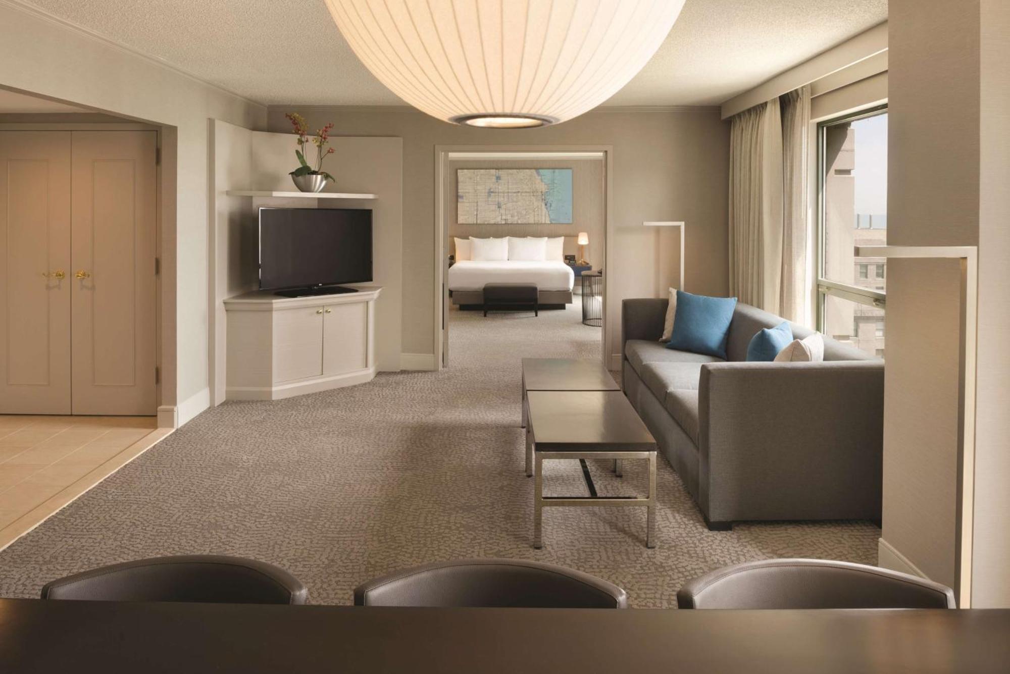 Hotel Hilton Magnificent Mile 3*